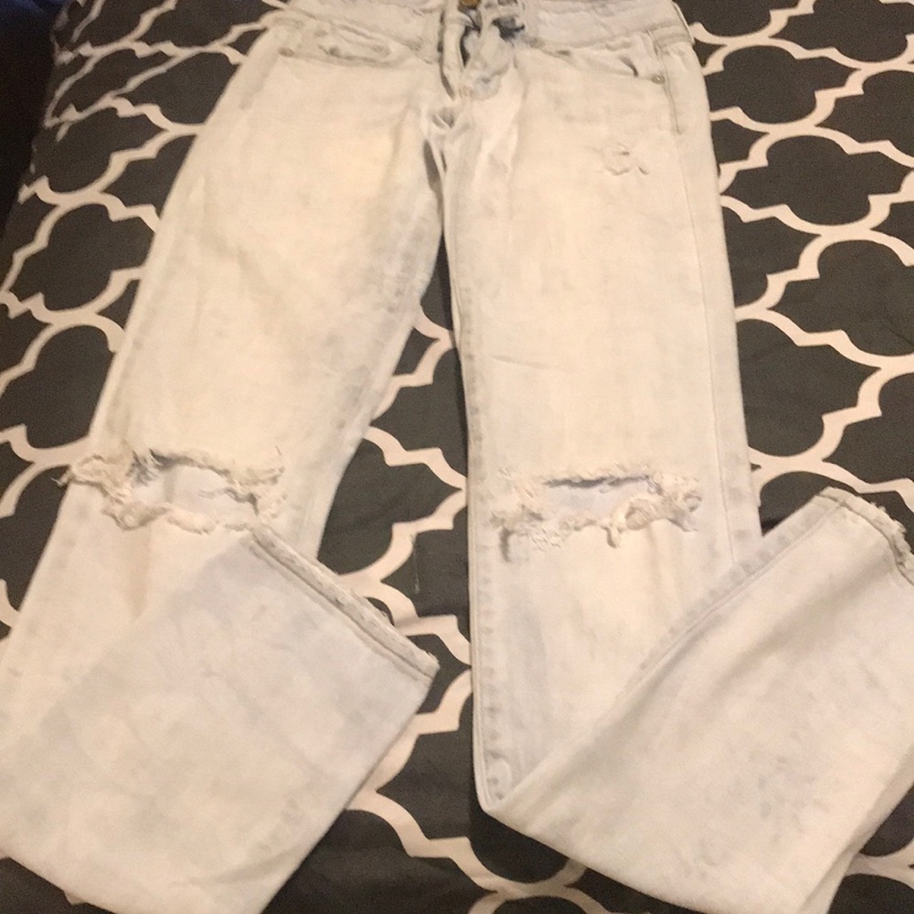 Distressed AEO jeans